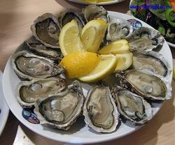 устрицы с лимоном - просто объедение! img