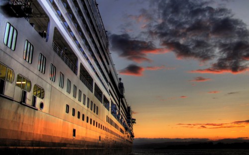 Ships_Cruise_at_sunset_015791_