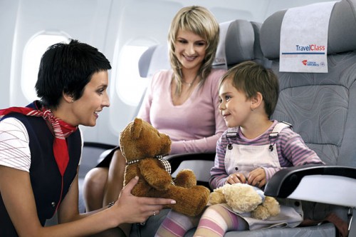 развлечь детей в самолете
